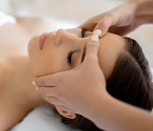 Relaxing Facial Treatment <br/>(APPOINTMENT:  012-9288698 )